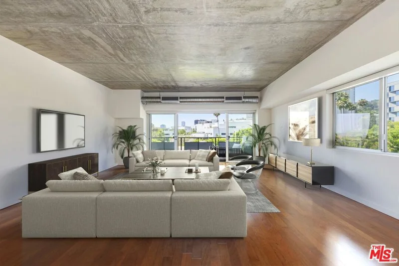1155 N La Cienega Boulevard 814, West Hollywood, CA 90069