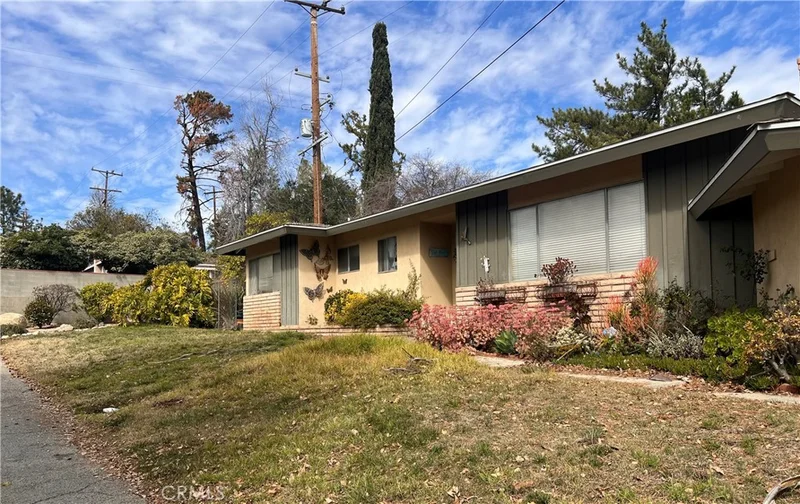 6245 Mayfield Avenue, La Crescenta, CA 91214