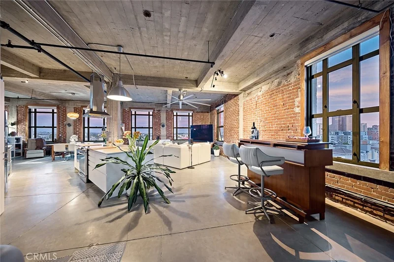 100 W 5th Street 7D, Long Beach, CA 90802