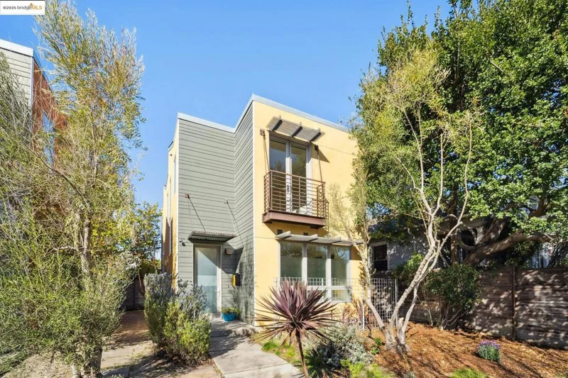 1124 Ocean Ave, Oakland, CA 94608