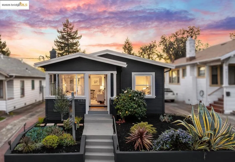 4165 Redding Street, Oakland, CA 94619