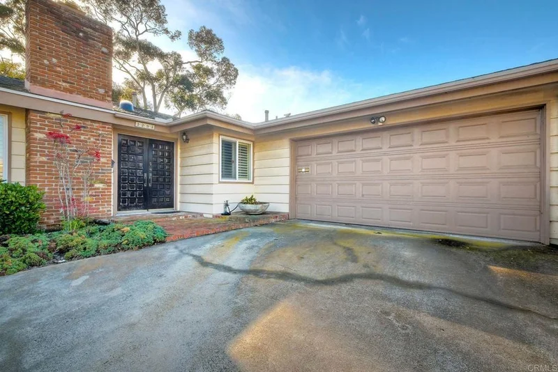 3253 Carnegie Way, University City, CA 92122