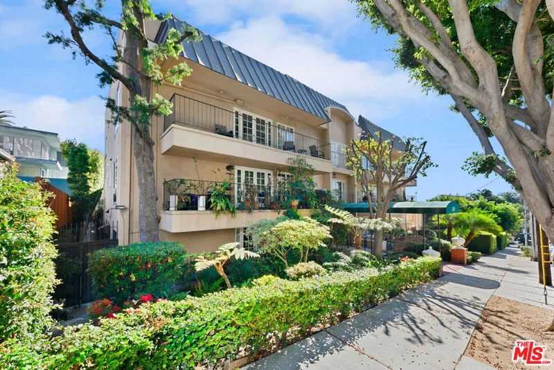 1010 Palm Avenue 210, West Hollywood, CA 90069
