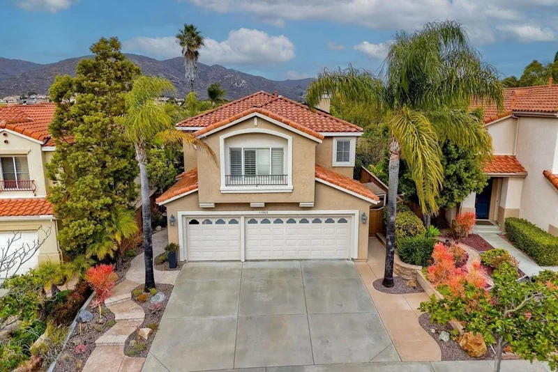 11562 Tree Hollow Lane, San Diego, CA 92128