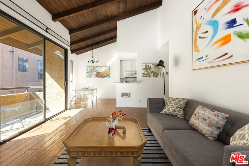 11743 Darlington Avenue 8, Los Angeles, CA 90049