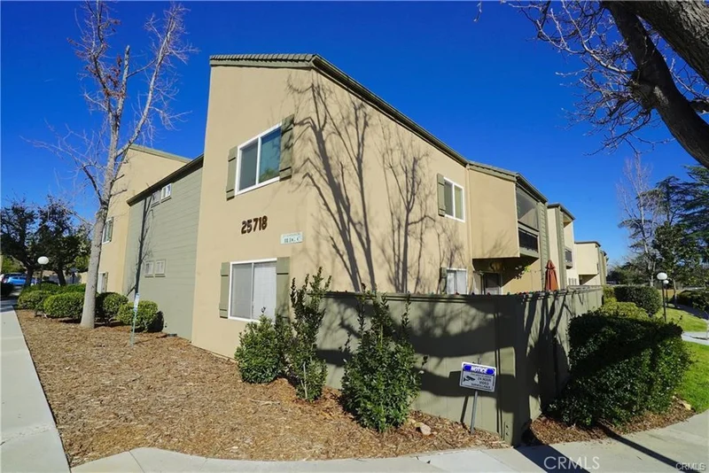 25718 Hogan Drive C3, Valencia, CA 91355