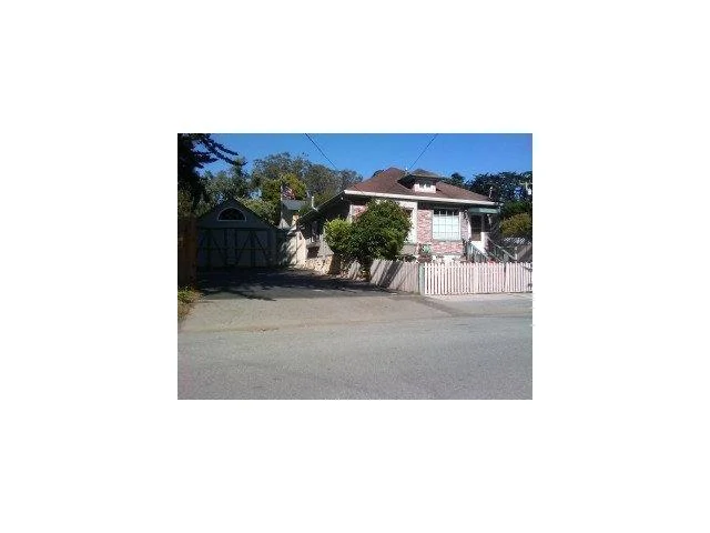 410 Valencia, El Granada, CA 94018