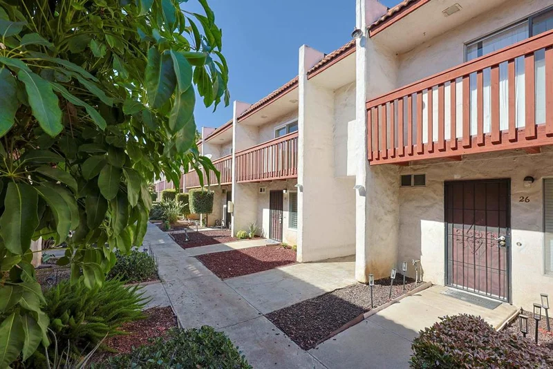 888 Cherrywood 25, El Cajon, CA 92021