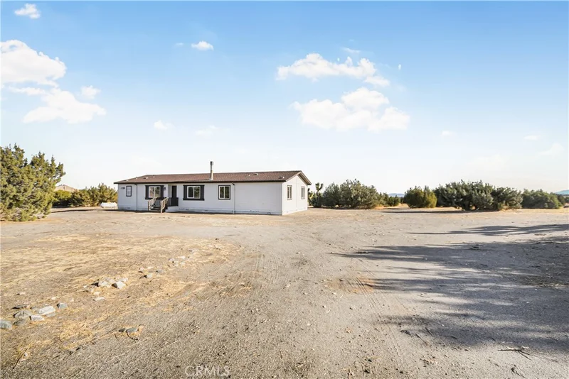 10025 Blue Stake Road, Phelan, CA 92371