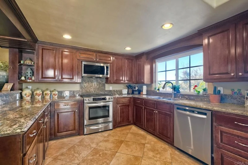 301 Taylor, Vista, CA 92084