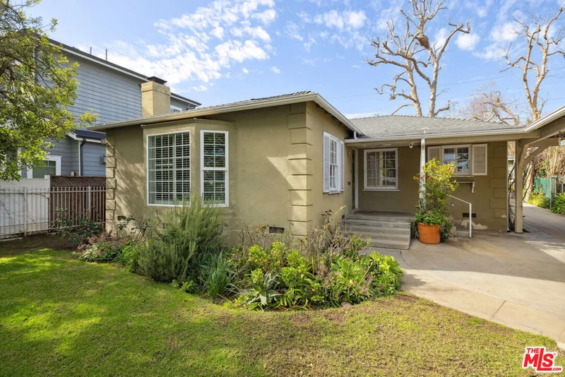 11369 Gladwin Street, Los Angeles, CA 90049