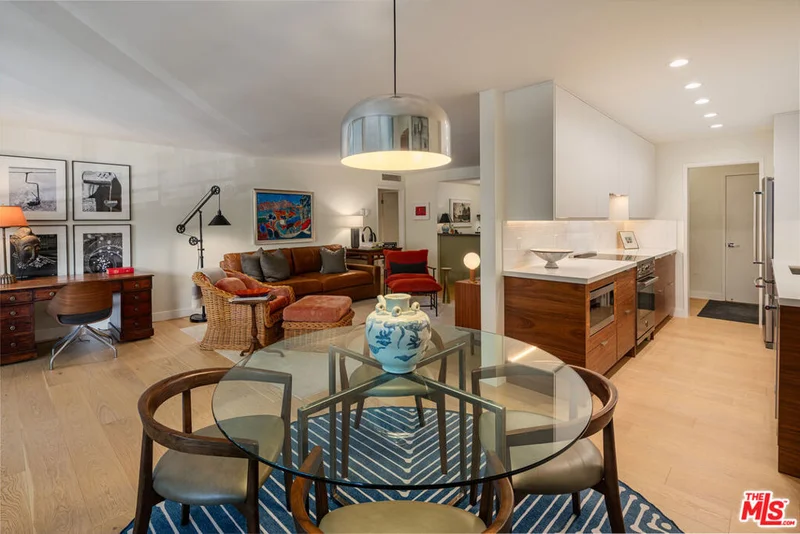 850 N Kings Road 102, West Hollywood, CA 90069