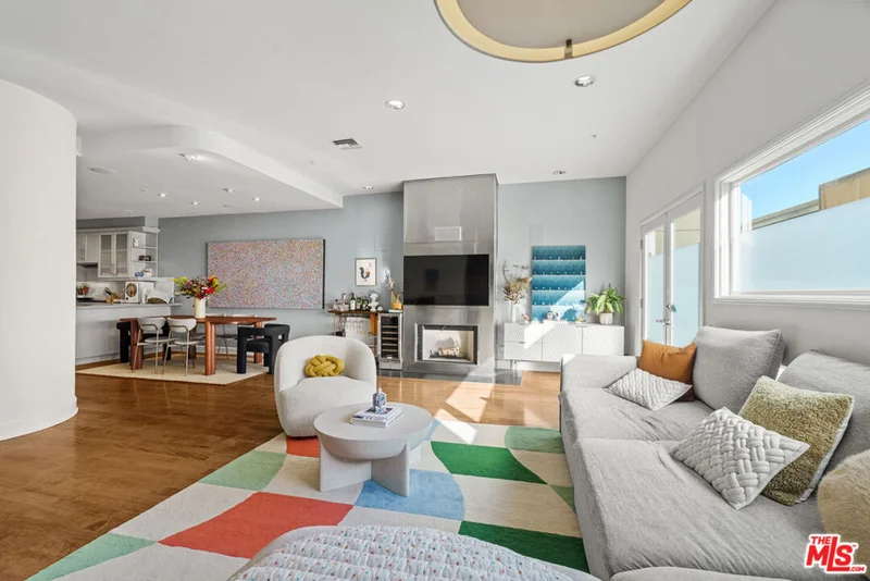 1145 Horn Avenue D, West Hollywood, CA 90069