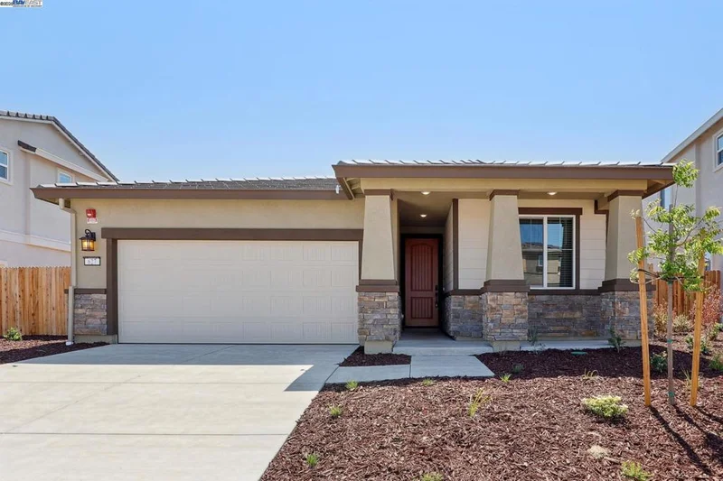 627 Shefford Drive, Vacaville, CA 95687