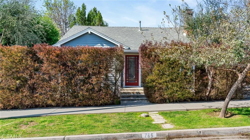 785 N Sierra Bonita Avenue, Pasadena, CA 91104