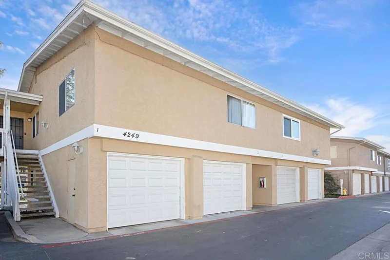 4249 Mesa Vista Way 3, Oceanside, CA 92057