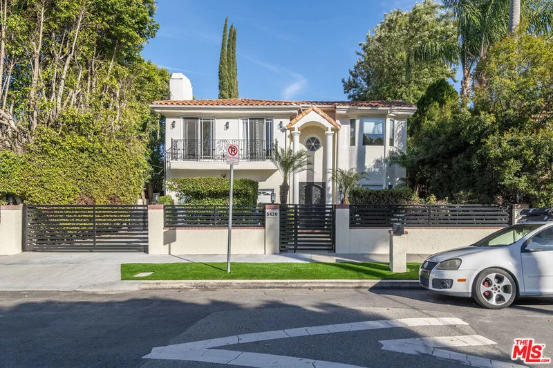 5430 Amigo Avenue, Tarzana, CA 91356
