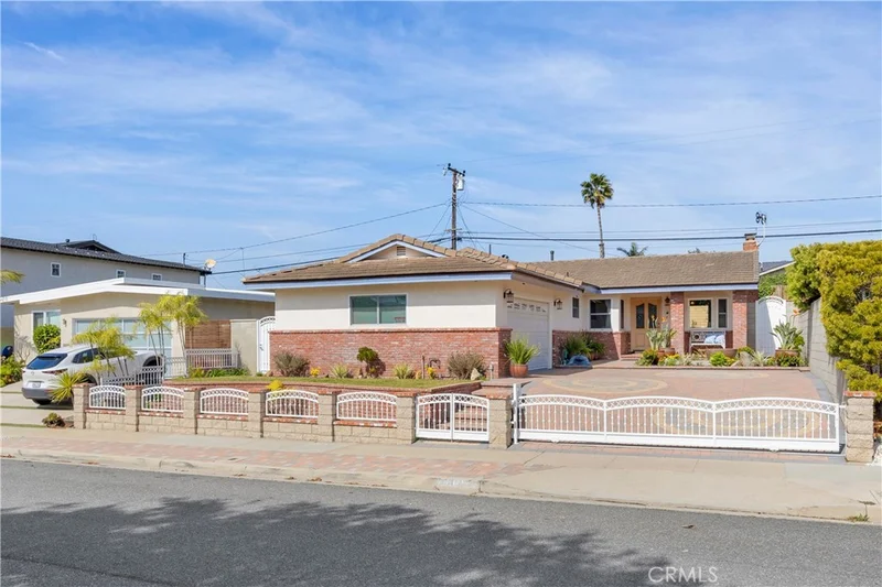 1025 Marvista Avenue, Seal Beach, CA 90740