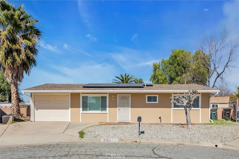 850 S Alessandro Street, Hemet, CA 92543