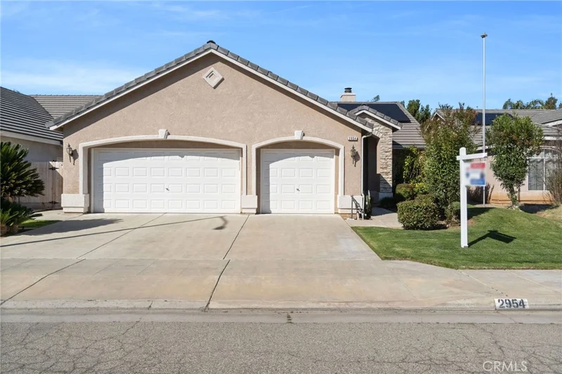2954 E Emerald Avenue, Fresno, CA 93720