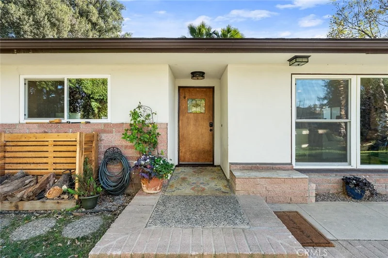 555 Terracina Boulevard, Redlands, CA 92373