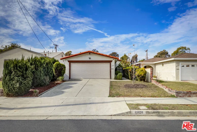 12521 Cedar Avenue, Hawthorne, CA 90250