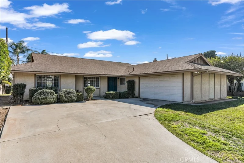 11490 Gedney Way, Riverside, CA 92505