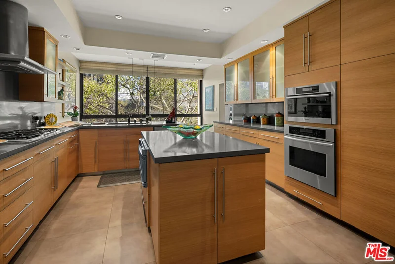 10430 Wilshire Boulevard 302, Los Angeles, CA 90024