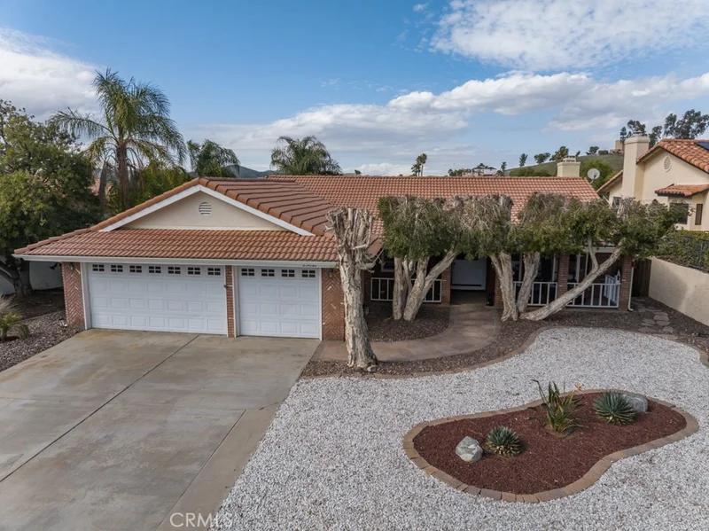 23030 Compass Drive, Canyon Lake, CA 92587