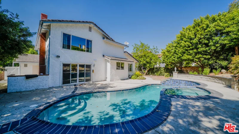 18855 Granada Circle, Porter Ranch, CA 91326