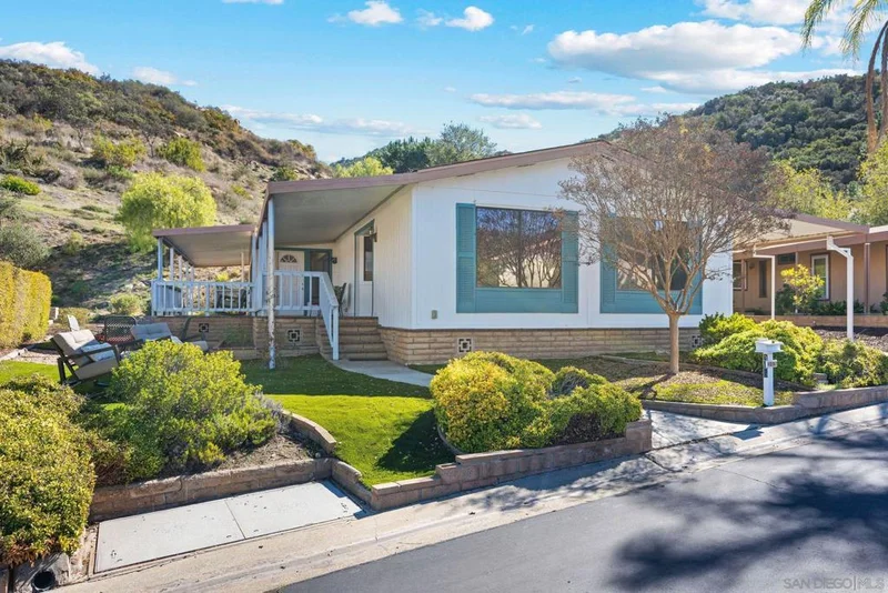 8975 Lawrence Welk Drive 305, Escondido, CA 92026