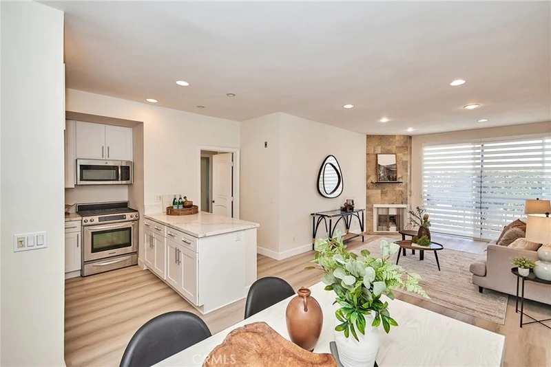 2263 Fox Hills Dr 102, Los Angeles, CA 90064