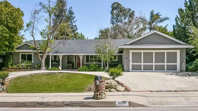 4200 Hayvenhurst Avenue, Encino, CA 91436