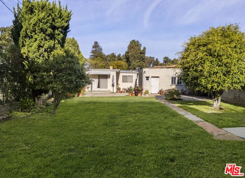 11776 Chenault Street, Los Angeles, CA 90049