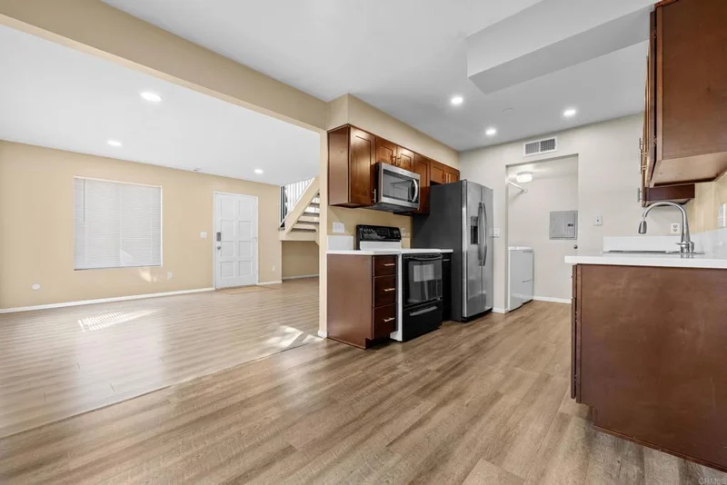 10027 Santana Ranch Lane, Santee, CA 92071