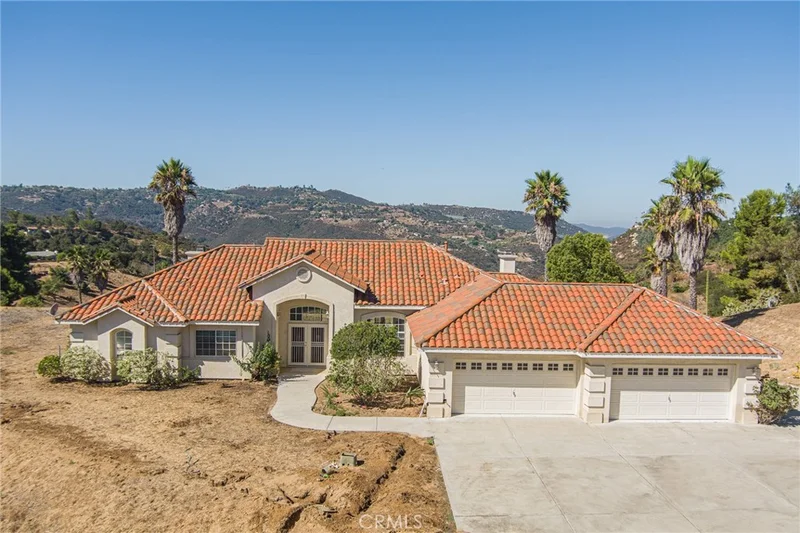 30160 Castlecrest, Valley Center, CA 92082