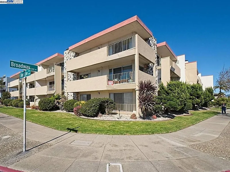 301 Broadway 108, Alameda, CA 94501