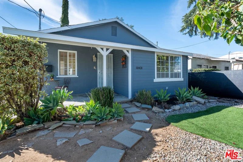 10431 Eldora Avenue, Sunland, CA 91040