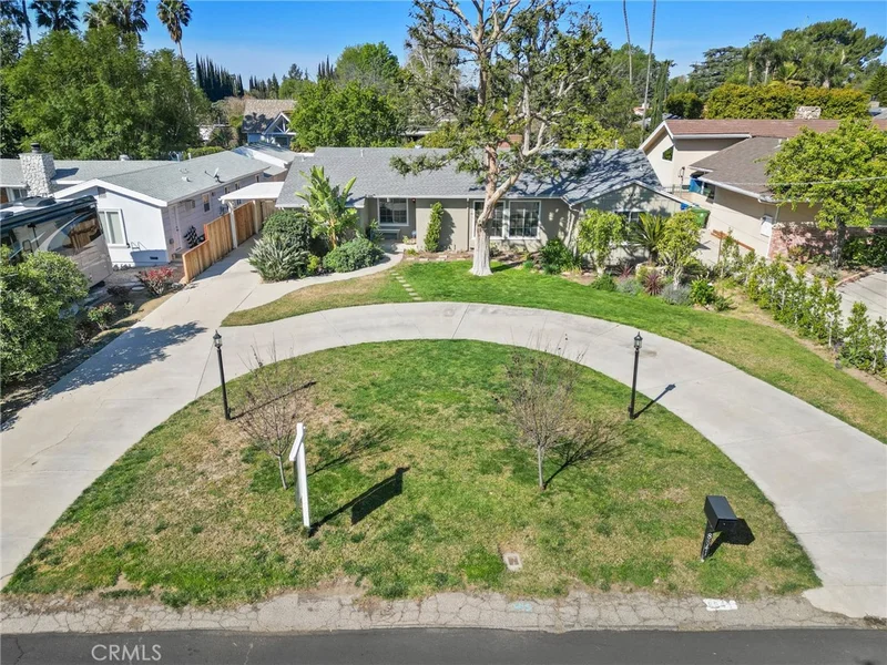 8841 Shoshone Avenue, Sherwood Forest, CA 91325