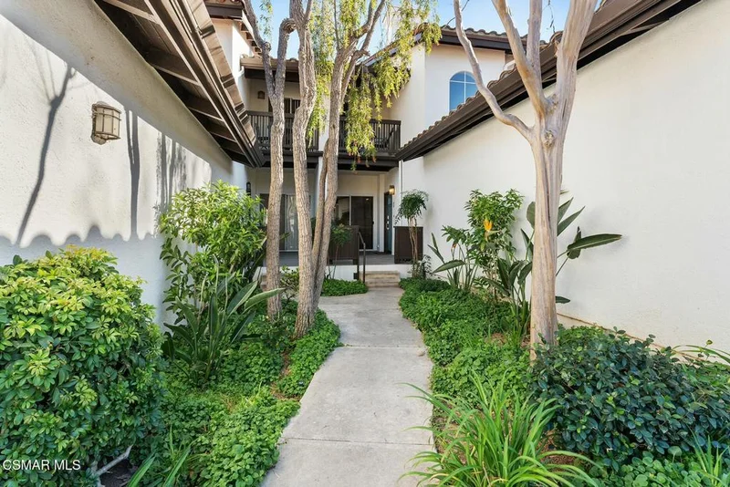 5580 Spanish Oak Lane C, Oak Park, CA 91377