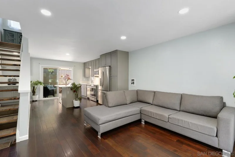2710 Ariane Dr 2, San Diego, CA 92117