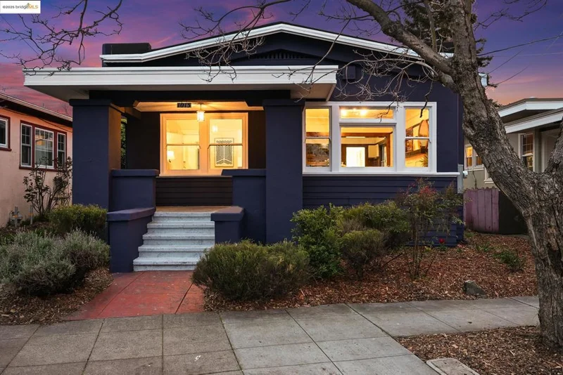 1013 Stanford Ave, Oakland, CA 94608