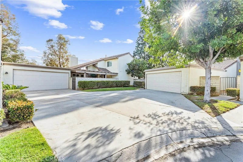 5560 E Vista Del Rio, Anaheim Hills, CA 92807