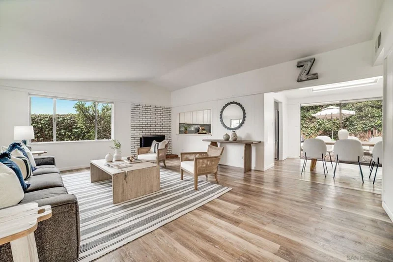 624 8th St, Del Mar, CA 92014