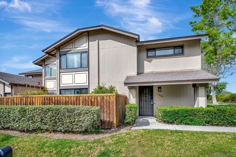 10180 Gayuba Lane, San Diego, CA 92124