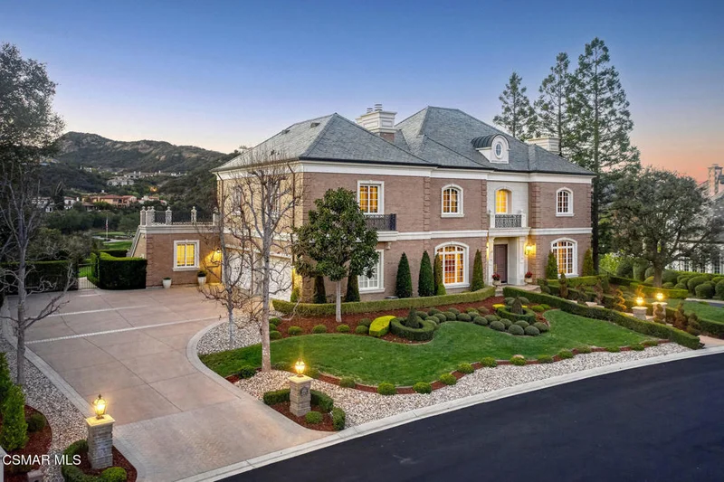 2753 Elderoak Road, Thousand Oaks, CA 91361