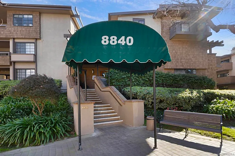 8840 Villa La Jolla Dr 103, La Jolla, CA 92037