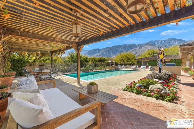 1850 Smoke Tree Lane