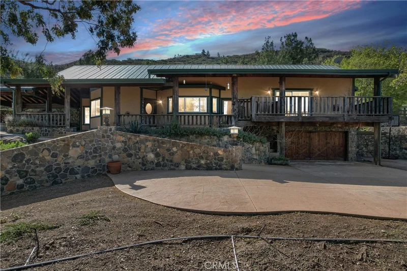 42982 De Luz Road, Murrieta, CA 92562