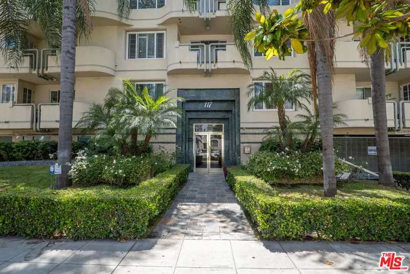117 N Gale Drive 5, Beverly Hills, CA 90211